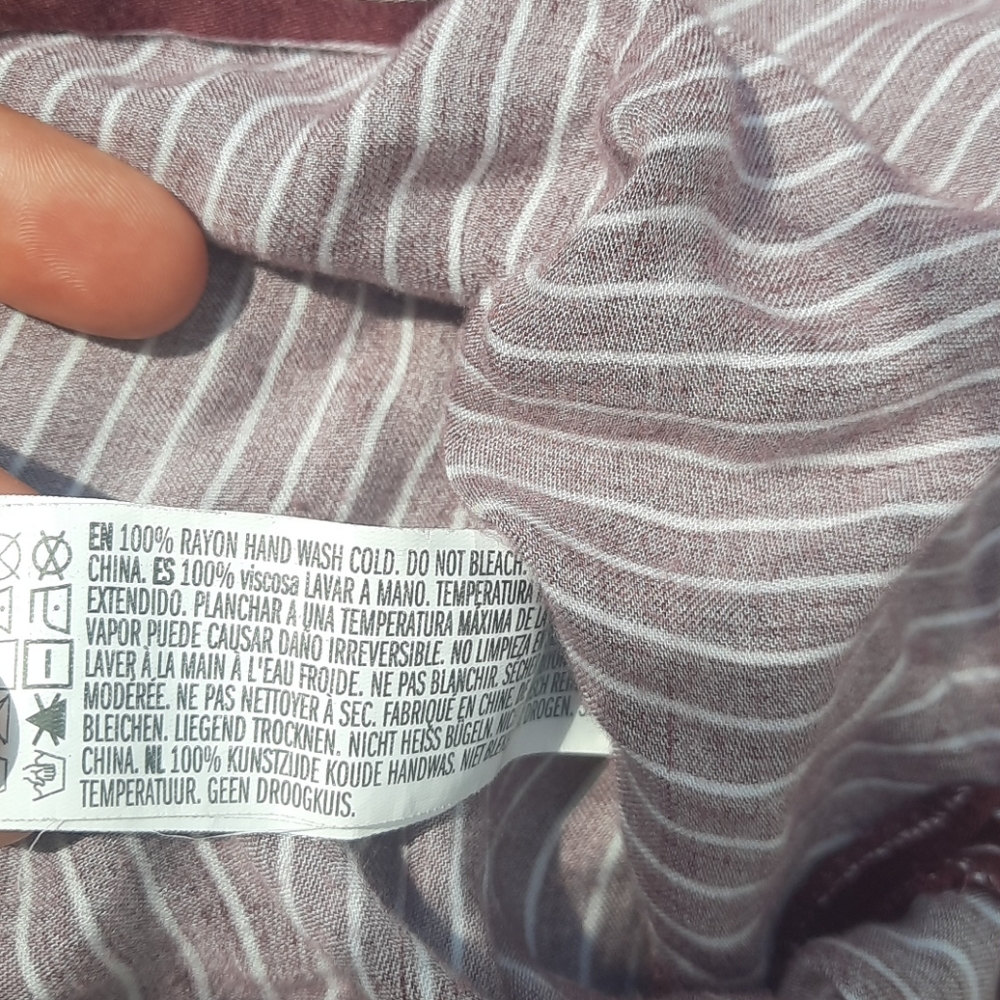 Forever 21 button down‎ - Picture 4 of 6